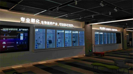 透明廣告柜案例展示（局部）_摩拓為提供技術(shù)支持