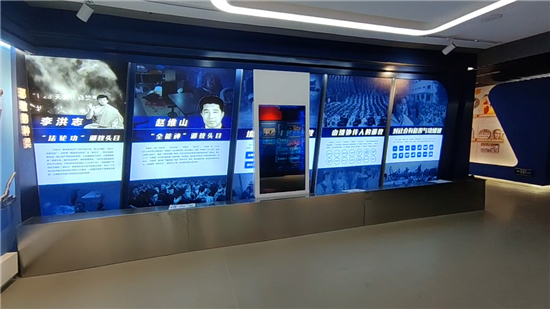 禁毒反邪教展館展示_透明滑軌屏應(yīng)用案例