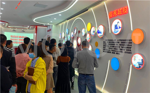 數(shù)字展廳現(xiàn)場(chǎng)參觀圖