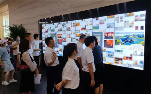 長沙李自健美術館應用百變屏_現(xiàn)場互動體驗