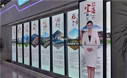 滑軌屏安裝教程_滑軌屏＋虛擬主持人_展會(huì)現(xiàn)場(chǎng)（局部圖））